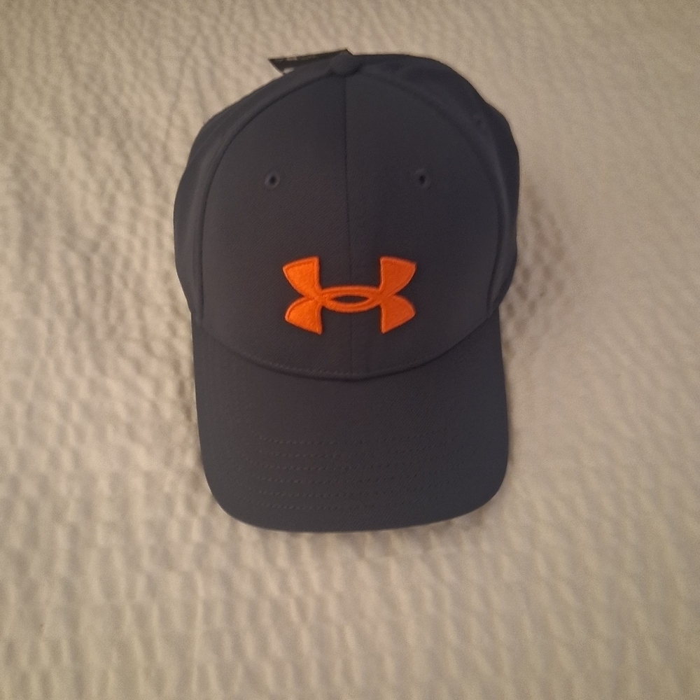 Under Armour Dark Blue Cap with Vibrant Pink Logo - Picture 2 of 4